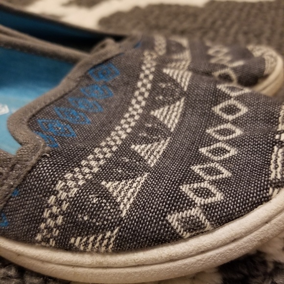 Aztec Design Flats - Picture 4 of 4